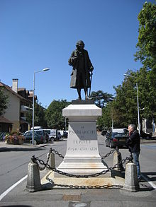 Vol:220px-Voltaire_statue,_Ferney