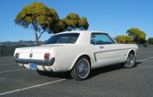 os:wit 3:4 back 1965_Ford_Mustang_Notchback_Coupe_San_Jose_Wimbledon_For_Sale_Rear_resize